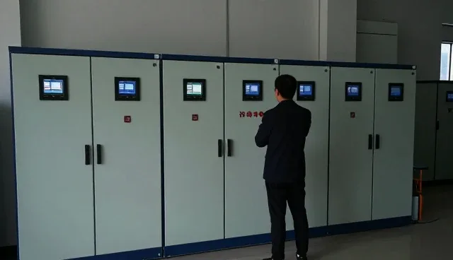 自动化控制柜选型中的关键性能指标分析